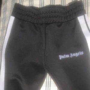 PALM ANGELS TRACK BOTTOM SIZE M ( sorry guys my camera is messed up )